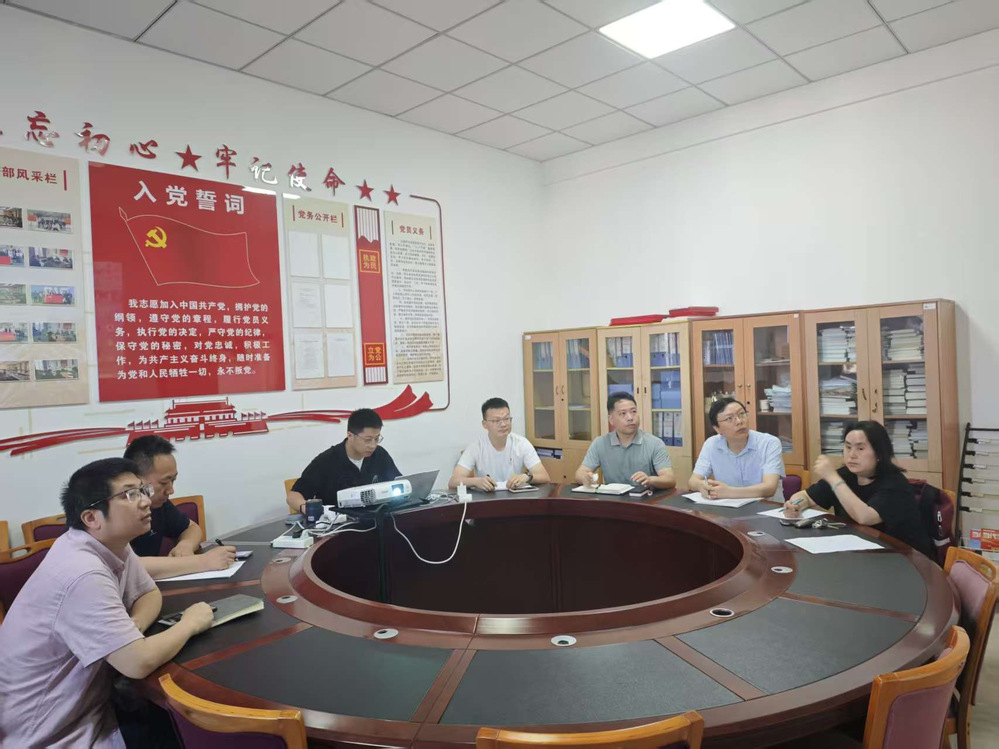 研究生处组织工科学院参加工程类...